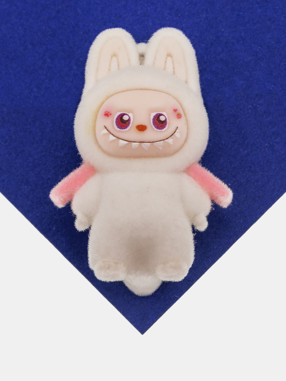 Подвеска плюшевая игрушка зайчик дракон, 47х33мм, белый, П390