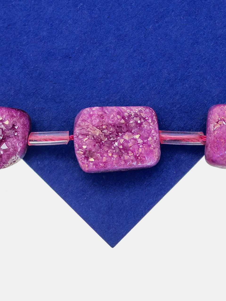 Тонированная бусина кварца, фуксия, 13-15мм, штука, Б065