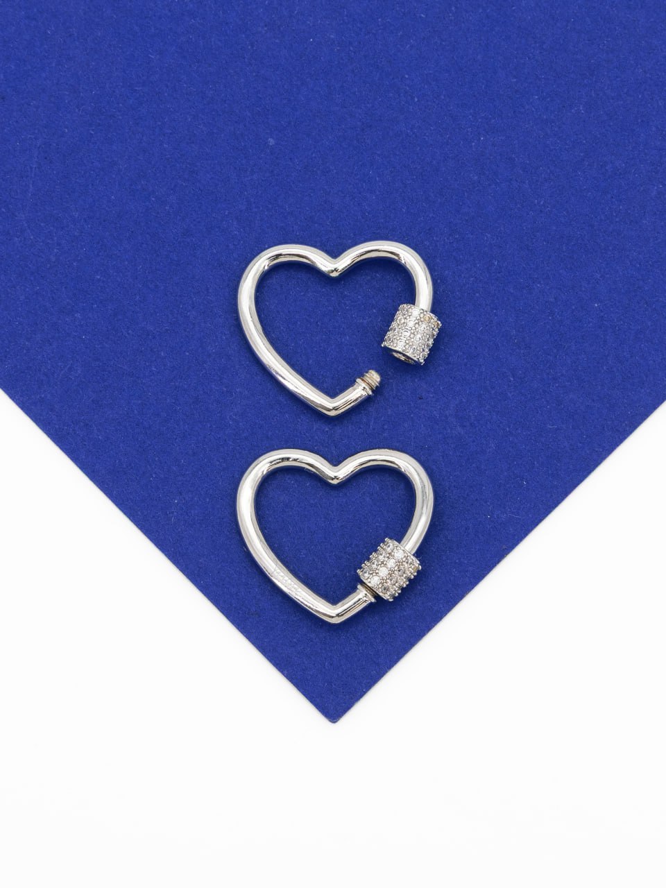 Карабин замок винтовой сердце с фианитами, 23х25мм, родий, КР005