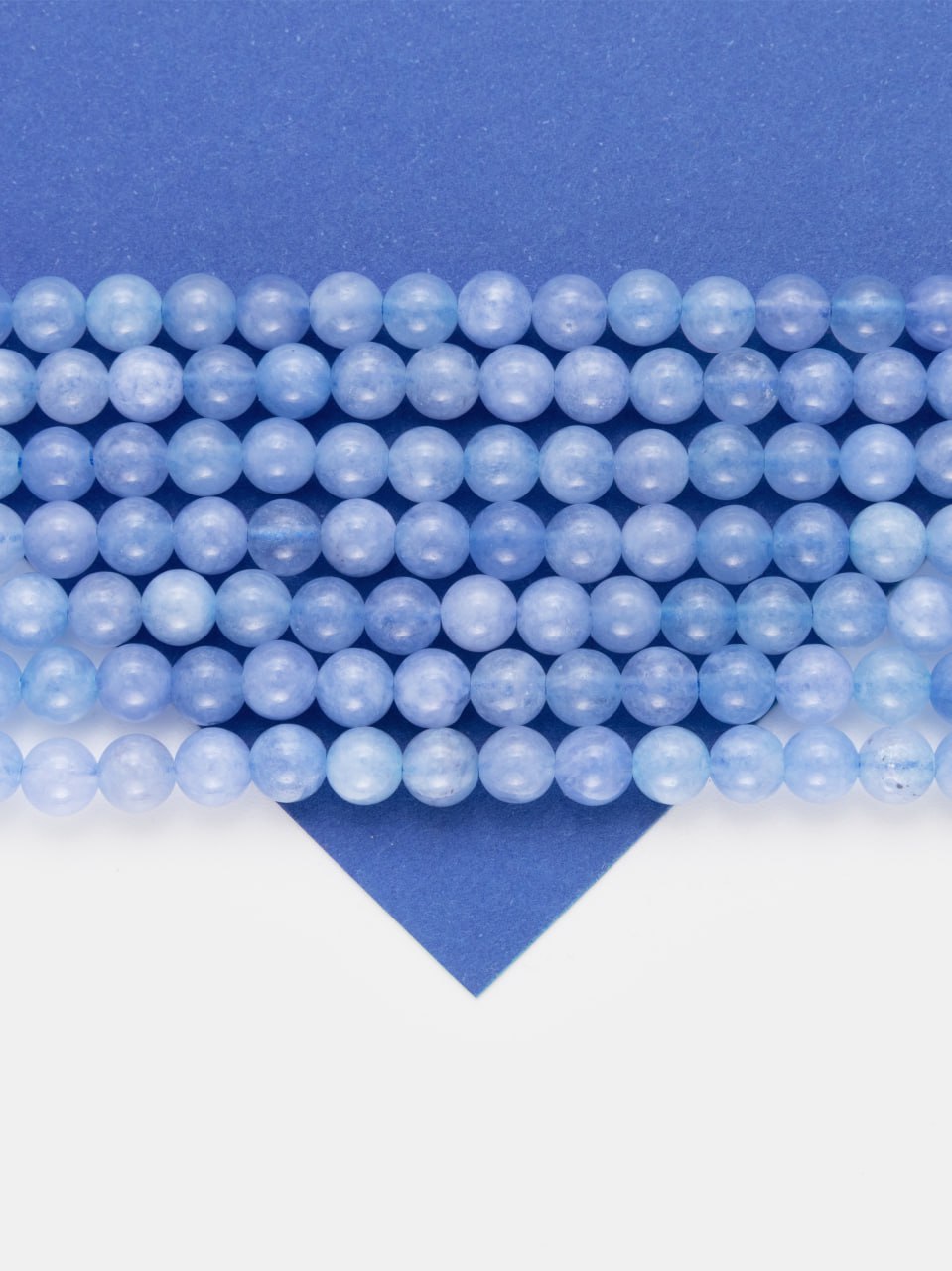 Кварц тонированный, голубой, 6мм, нить, Б356