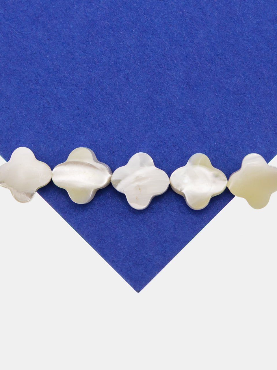 Перламутр бусины клевер, 10мм, 1/2 нити, ПМ049