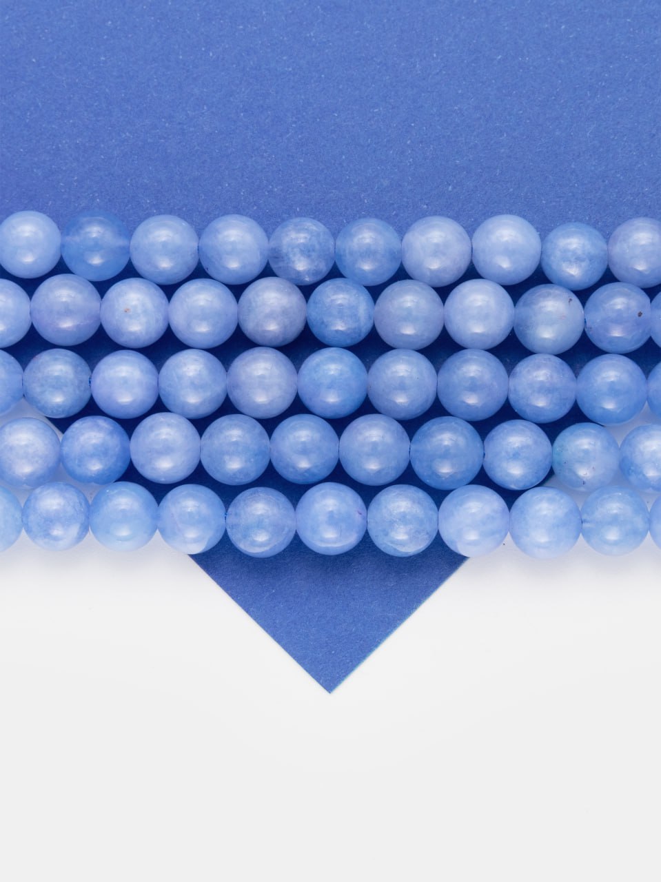 Кварц тонированный, голубой, 8мм, нить, Б357