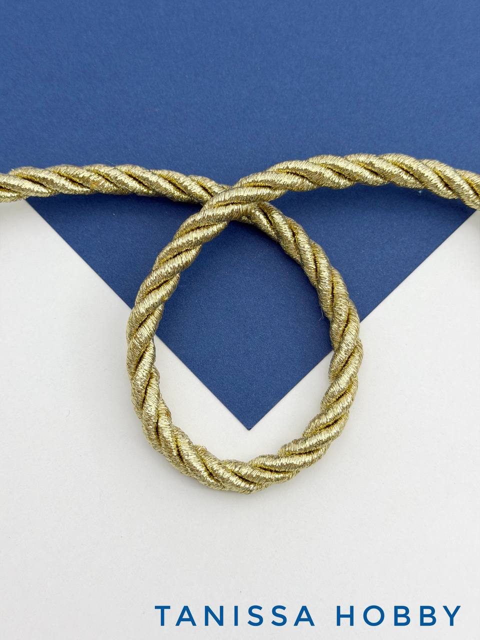 Шнур витой светлое золото металлик люрекс, 8мм, метр, Ш053