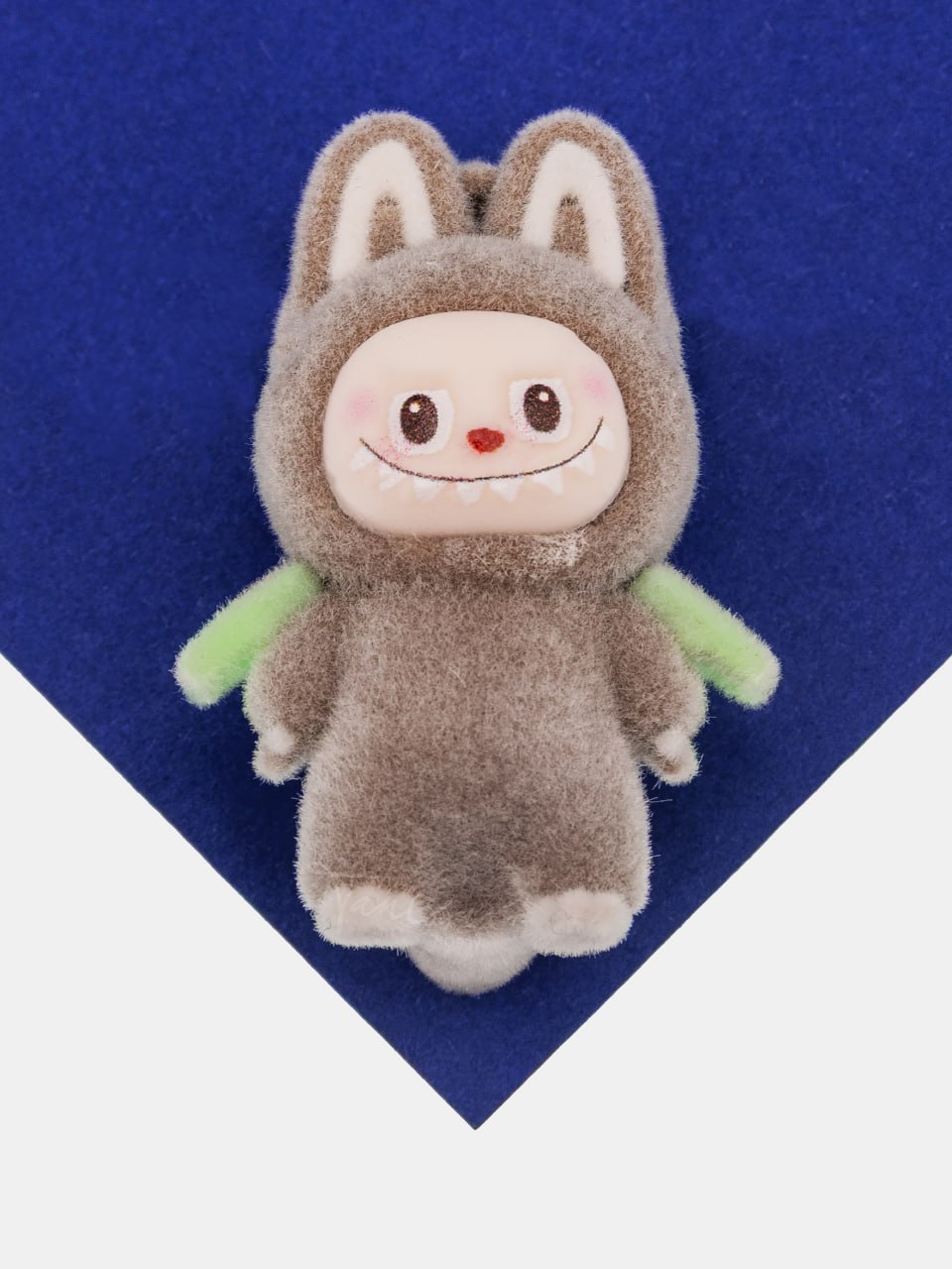 Подвеска плюшевая игрушка зайчик дракон, 47х33мм, коричневый, П385