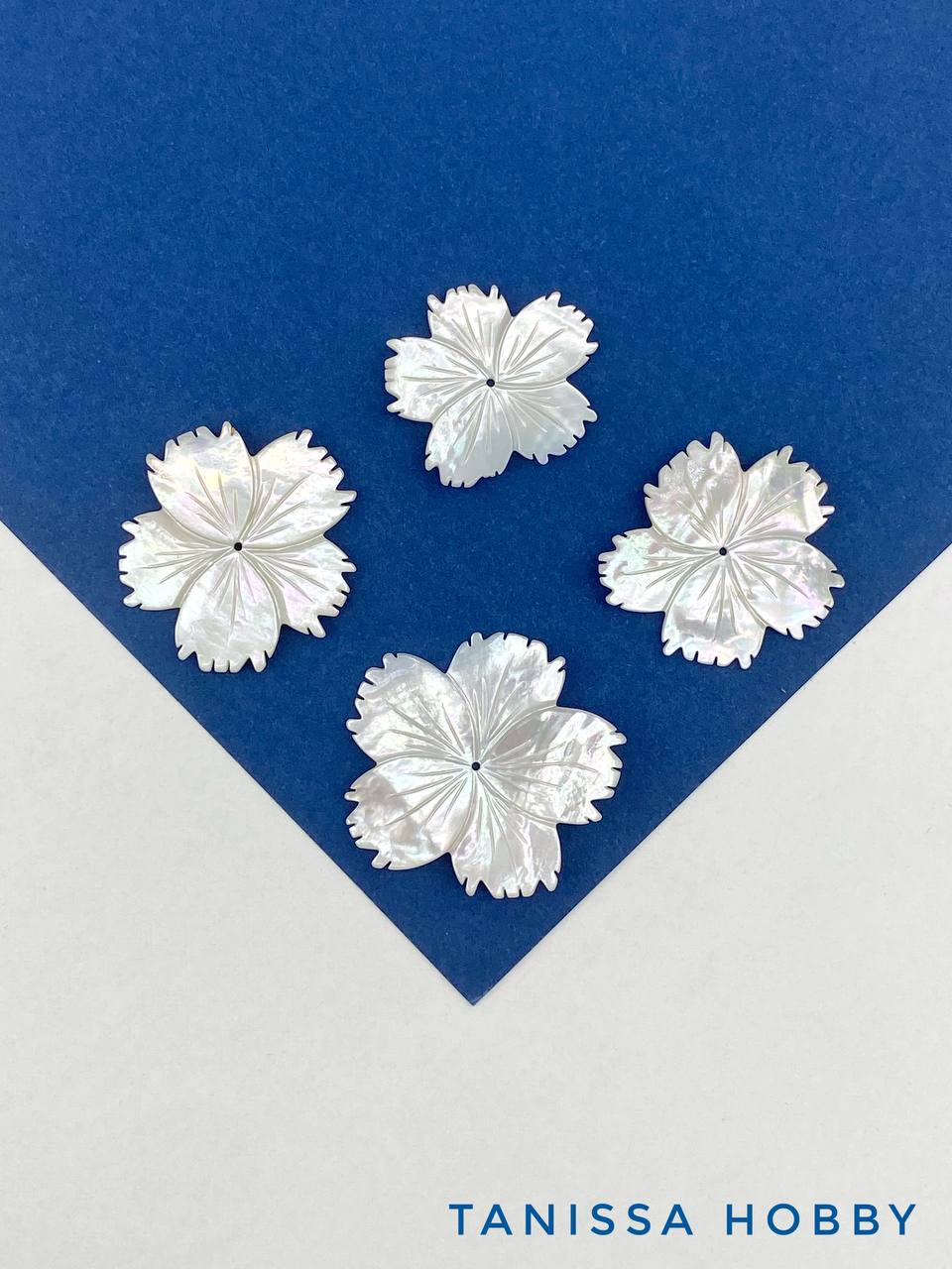 Перламутр бусины цветок, 26-33мм, штука, ПМ075 Перламутр бусины цветок, 26-33мм, штука, ПМ075