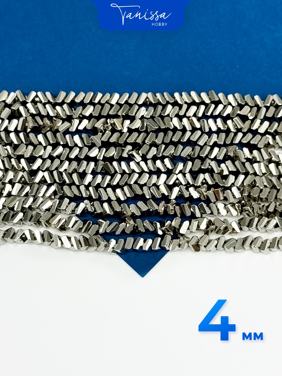 Хрусталь крошка треугольник 4мм, родий металлик, нить. Х429