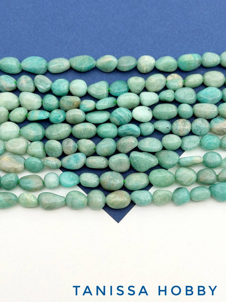 Амазонит зеленый бусины галтовка овал, 7-10мм, нить, Б272