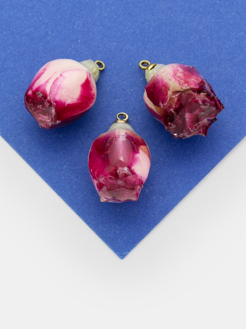 Подвеска цветок, бутон, роза в смоле, розовый, бордовый, позолота, П074