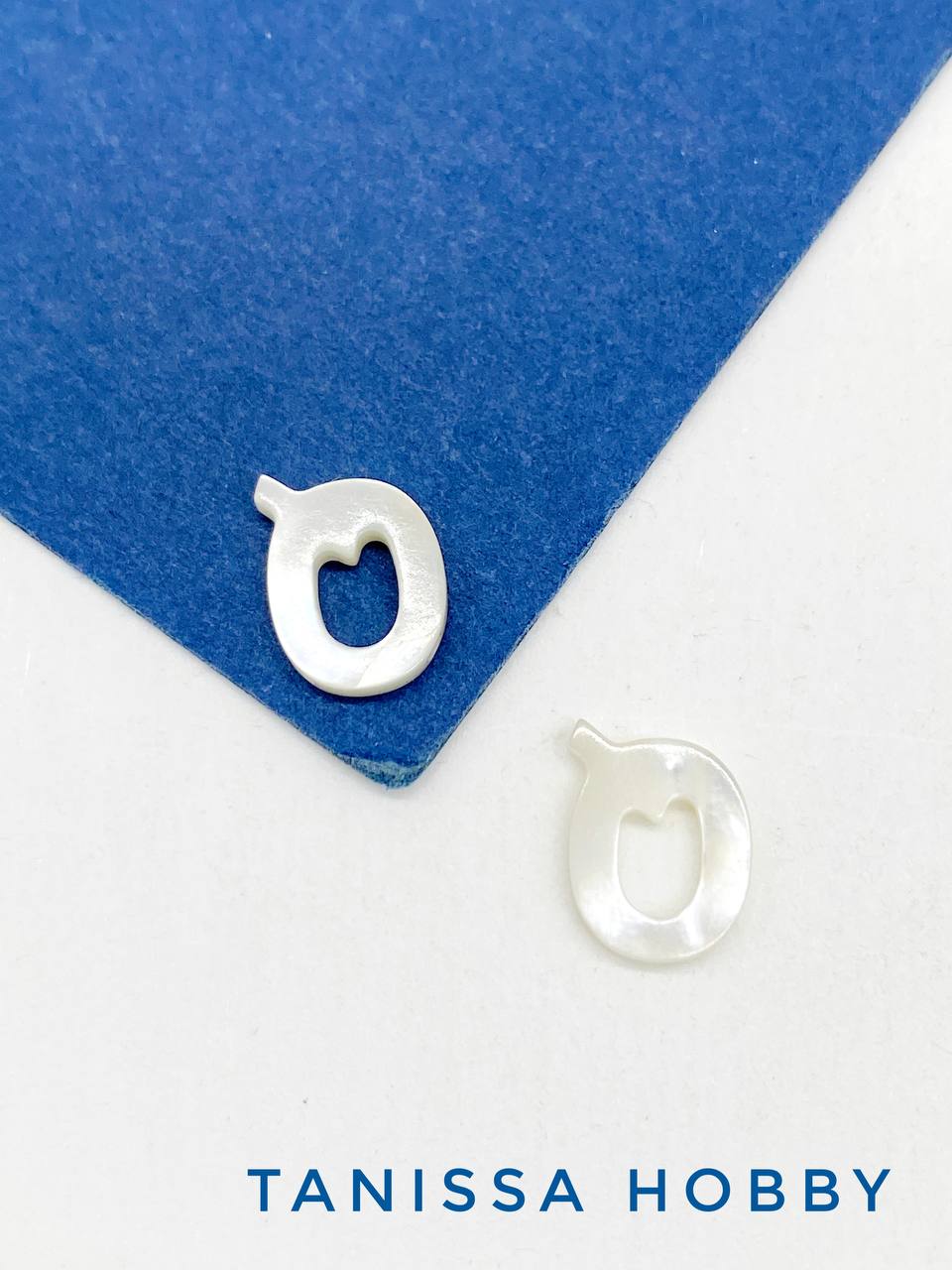 Подвески буквы перламутровые Подвески буквы перламутровые