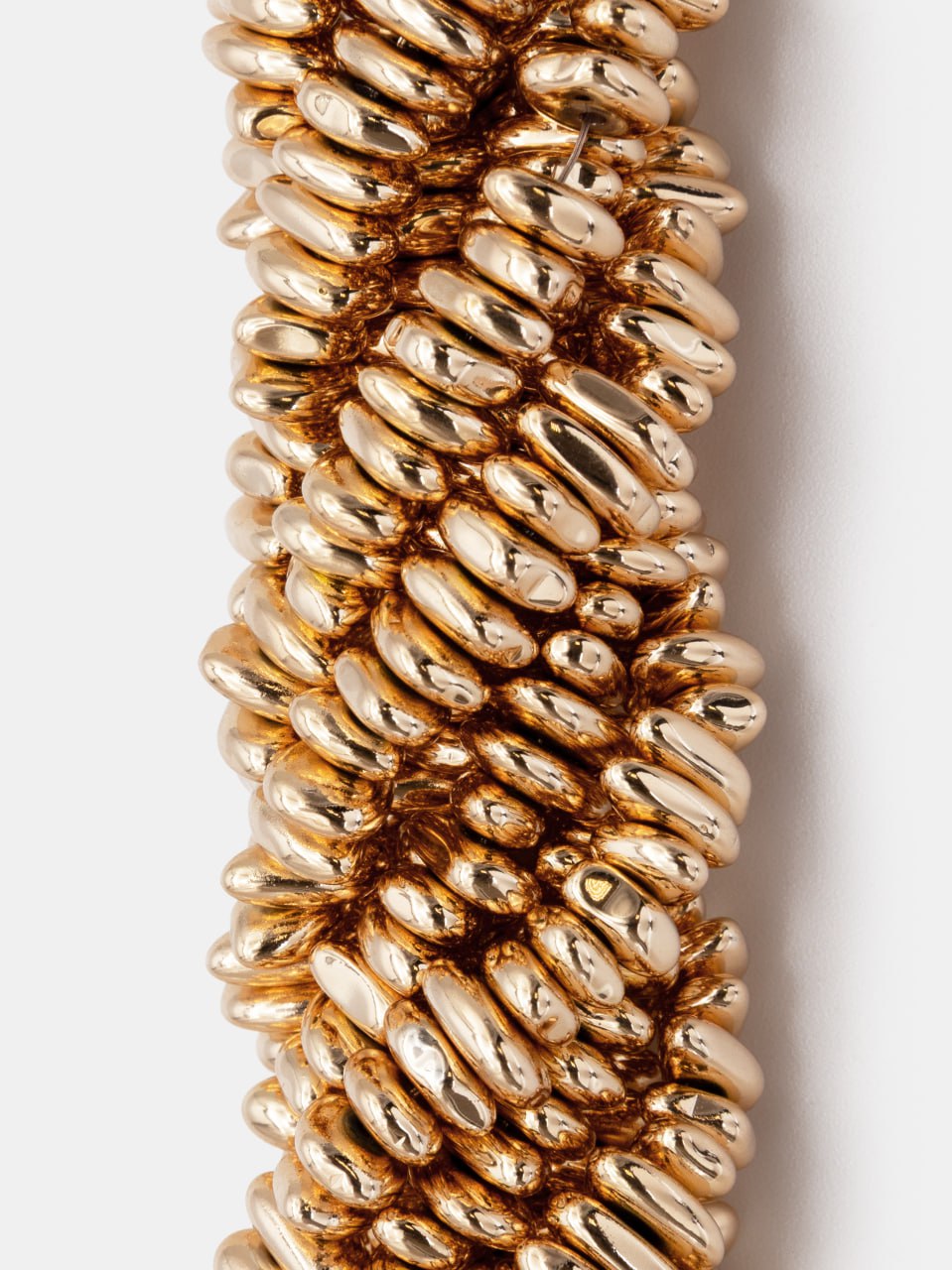 Гематин гематит крошка галтовка, 5-10 мм, светлое золото, нить, ГТ167