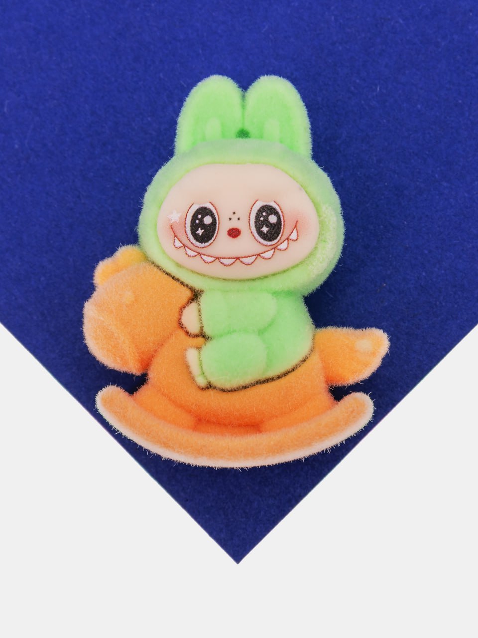 Подвеска плюшевая игрушка зайчик на коне, 45х35мм, зеленый, П378