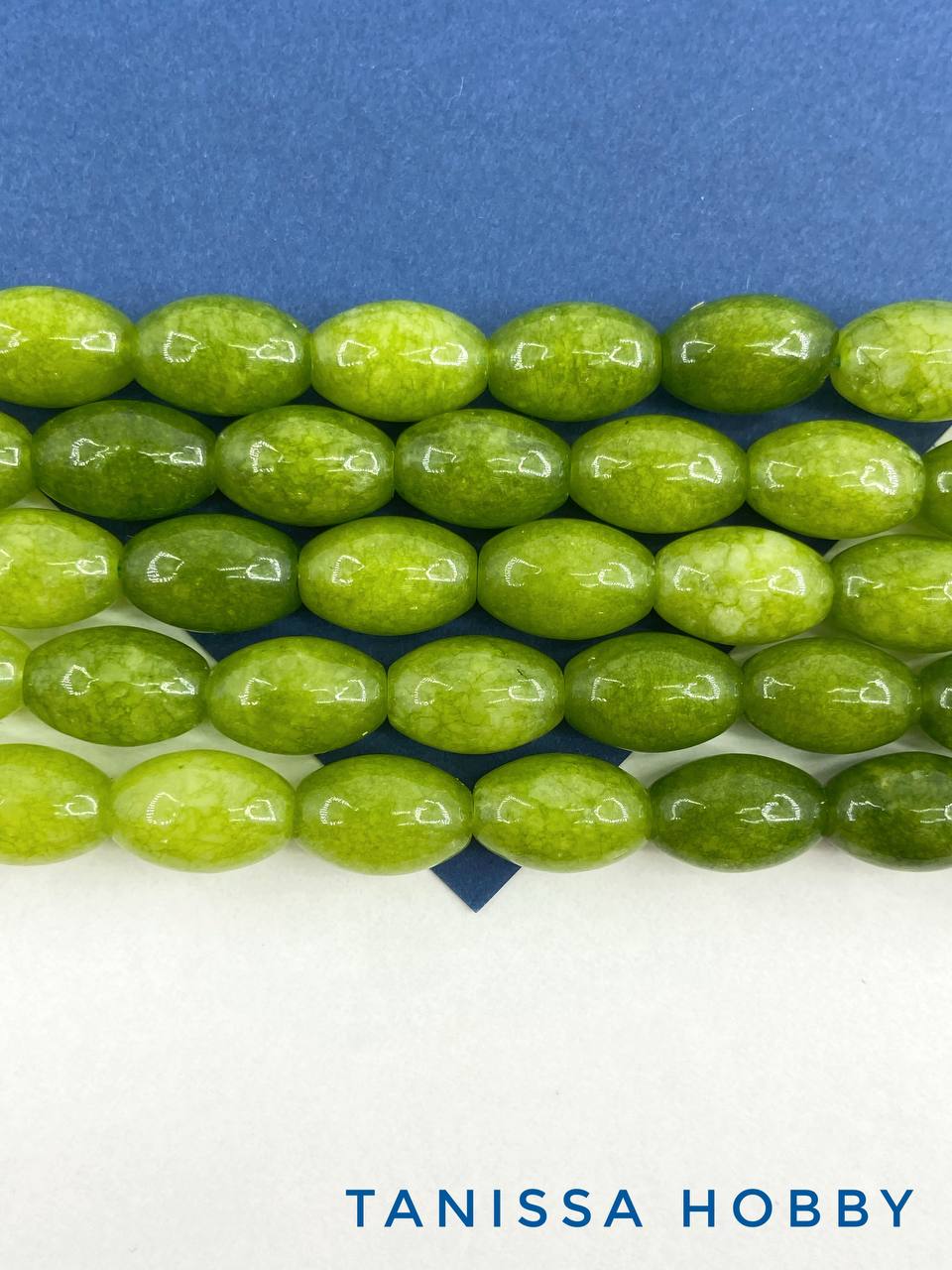 Халцедон зеленый, бусины овал рис, 12х8мм, 1/2 нити, Б148