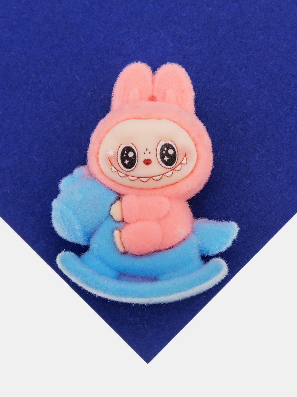 Подвеска плюшевая игрушка зайчик на коне, 45х35мм, розовый, П379