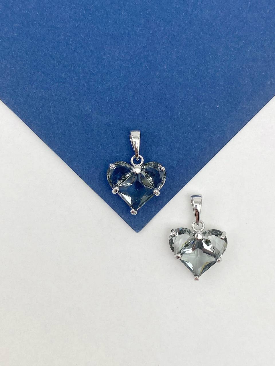 Подвеска сердце фианит серый 14мм, родий, Ю926