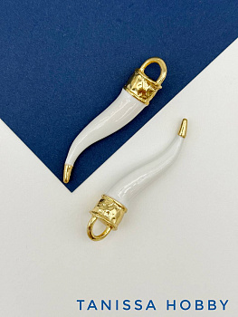 Подвеска перец Чили, белый, 65х13мм, позолота, Д522