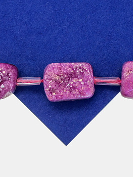 Тонированная бусина кварца, фуксия, 13-15мм, штука, Б065