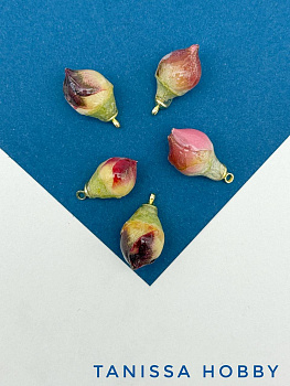 Подвеска цветок, бутон, роза в смоле, бордовый желтый, позолота, ЦВ028