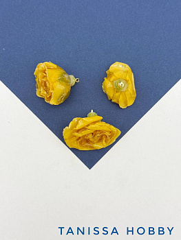 Подвеска цветок, бутон, роза в смоле, желтый, позолота, ЦВ007