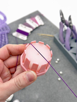 Воск для нити, прозрачный в розовом кейсе, И83