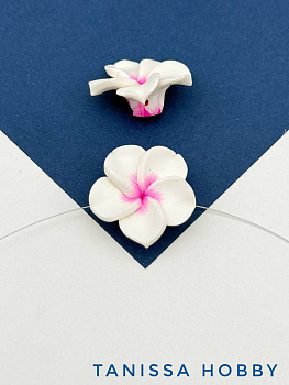 Бусина гавайский цветок, 25мм, полимерная глина, белый фуксия, П236