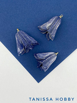 Подвеска цветок, бутон в смоле, синий, позолота, П035