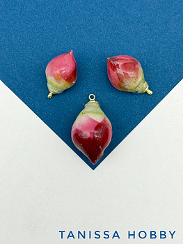 Подвеска цветок, бутон, роза в смоле, бордовый розовый, позолота, ЦВ039