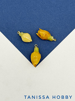 Подвеска цветок, бутон, роза в смоле, желтый, позолота, ЦВ020