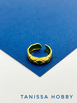 Кольцо безразмерное стрелка, позолота, У047