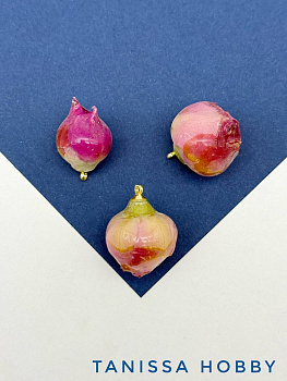 Подвеска цветок, бутон, роза в смоле, розовый, позолота, ЦВ036