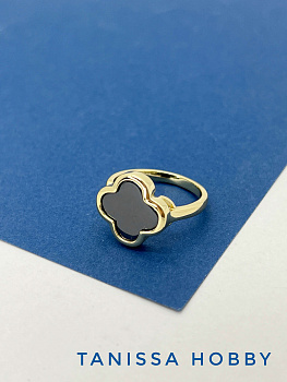 Кольцо безразмерное  клевер черная керамика, позолота, У050