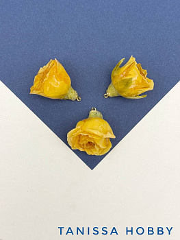 Подвеска цветок, бутон, роза в смоле, яркий желтый, позолота, ЦВ015