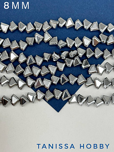 Гематин гематит бриллиант, треугольник, 8мм, 1/2 нити, ГТ017