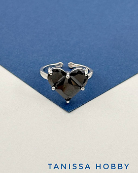 Кольцо безразмерное сердце черный фианит, родий, У013