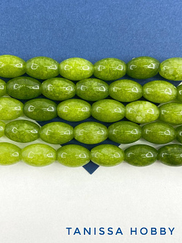 Халцедон зеленый, бусины овал рис, 12х8мм, 1/2 нити, Б148